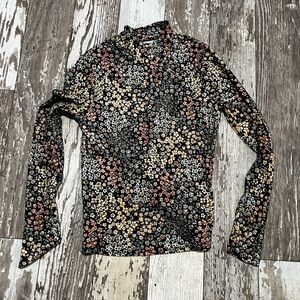 Willow & Root Multicolor Floral Long Sleeve, open back Tee size small